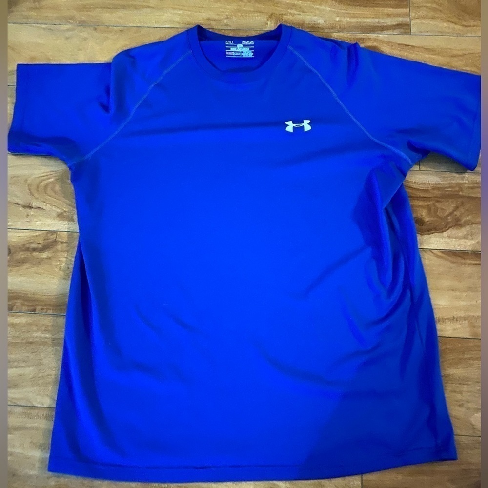 Under Armour Men’s all blue Loose Fit short sleeve tee size medium